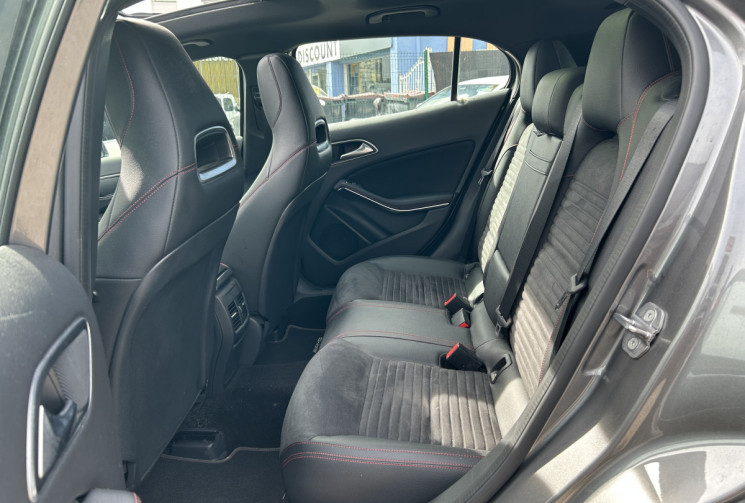 Mercedes GLA 220 D 170 Ch FASCINATION PACK AMG 7G-DCT * 1ER MAIN * TOIT OUVRANT * CAMERA 