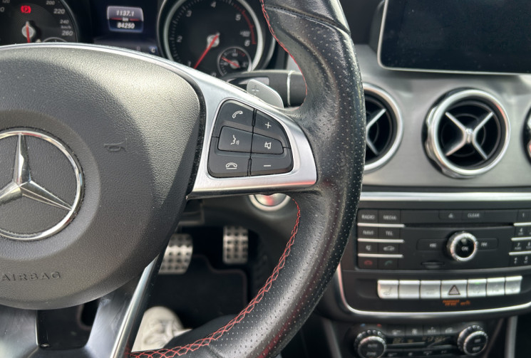 Mercedes GLA 220 D 170 Ch FASCINATION PACK AMG 7G-DCT * 1ER MAIN * TOIT OUVRANT * CAMERA 