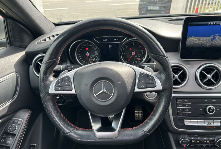Mercedes GLA 220 D 170 Ch FASCINATION PACK AMG 7G-DCT * 1ER MAIN * TOIT OUVRANT * CAMERA 