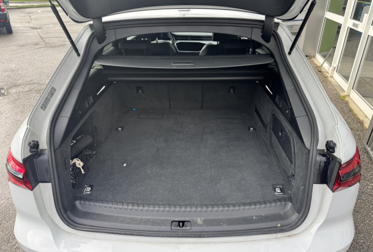 Audi A6 Avant 55 TFSIe 367 S-tronic Quattro S-line Competition