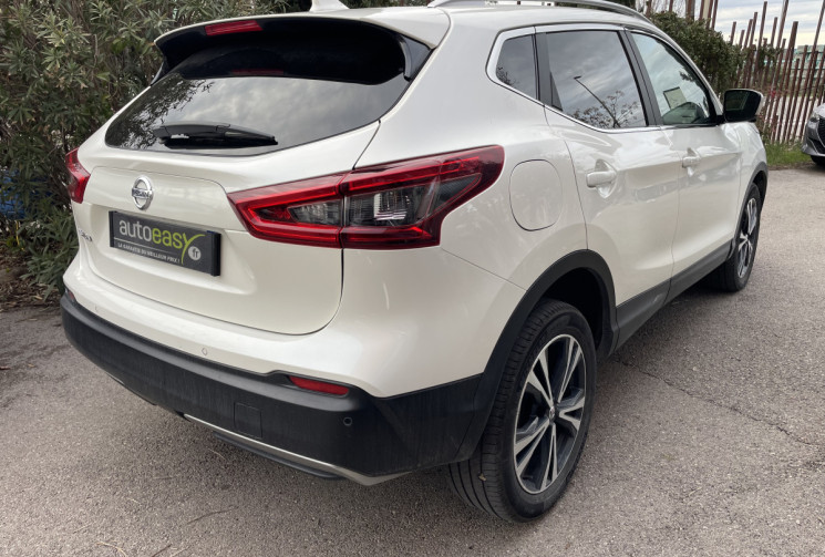 Nissan Qashqai 1.7 dCi 4WD X-Tronic 149 cv N-Connecta / Suivi complet