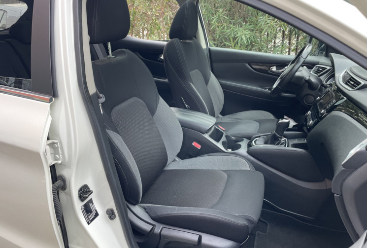 Nissan Qashqai 1.7 dCi 4WD X-Tronic 149 cv N-Connecta / Suivi complet