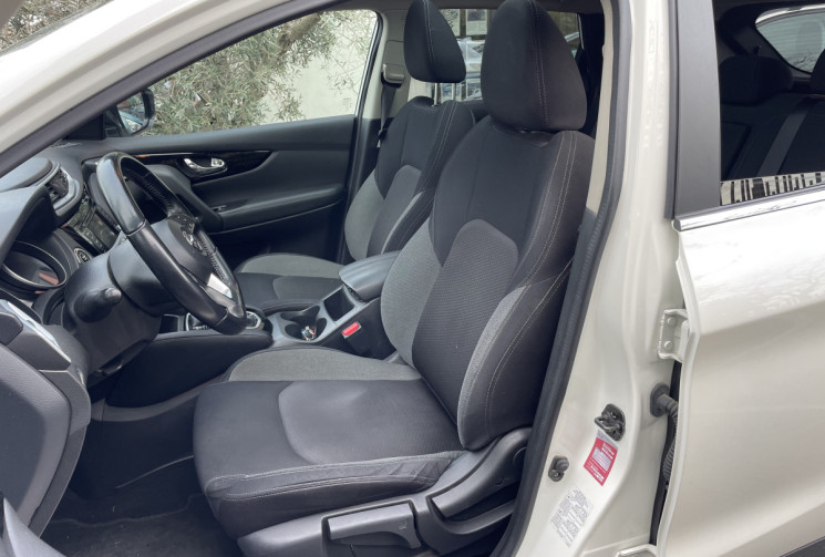 Nissan Qashqai 1.7 dCi 4WD X-Tronic 149 cv N-Connecta / Suivi complet