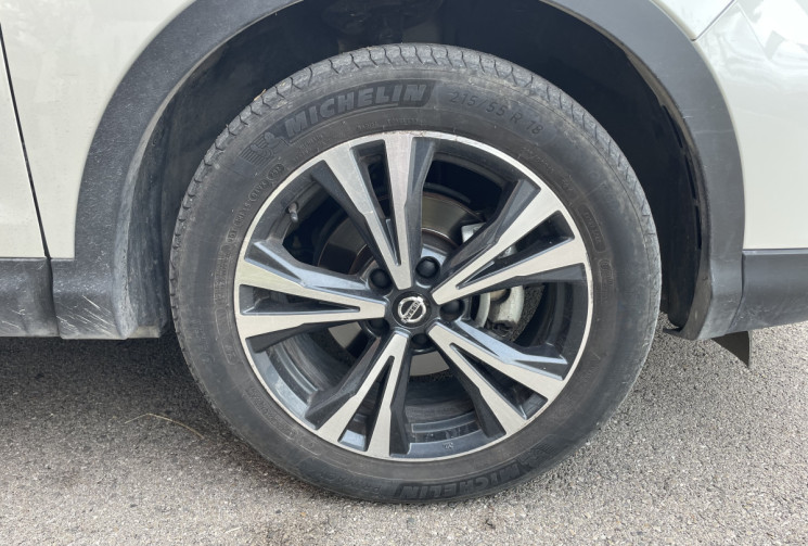 Nissan Qashqai 1.7 dCi 4WD X-Tronic 149 cv N-Connecta / Suivi complet