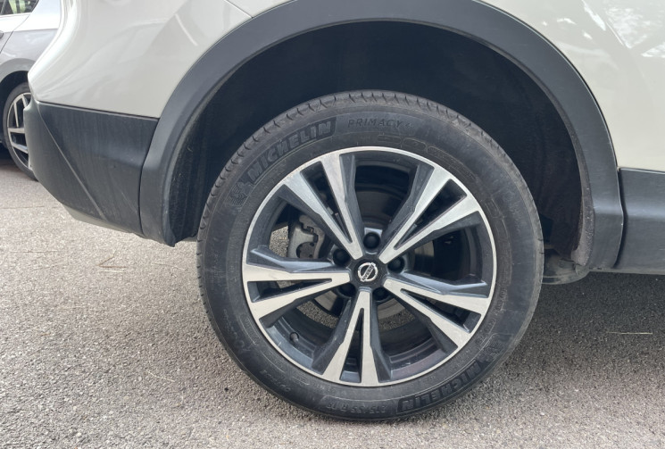 Nissan Qashqai 1.7 dCi 4WD X-Tronic 149 cv N-Connecta / Suivi complet