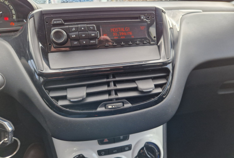 Peugeot 208  1.2 68ch Like 5p 