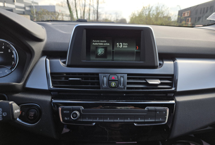 BMW SERIE 2 Active tourer 218iA 140ch Lounge* Radar * Bluetooth * Sport * Entretien Complet * TBE