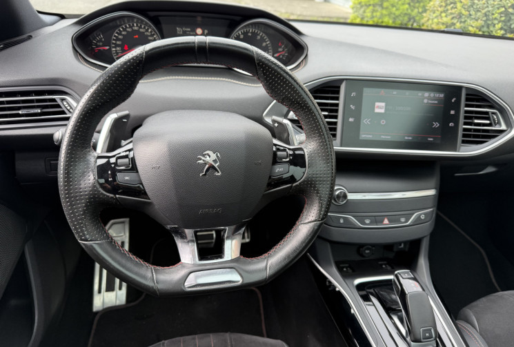Peugeot 308 GT Line 1.2 130CH S&S EAT8 / CARPLAY/ SIEGES CHAUFFANTS ET MASSANTS
