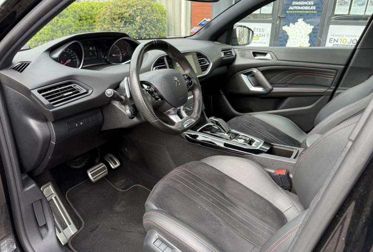 Peugeot 308 GT Line 1.2 130CH S&S EAT8 / CARPLAY/ SIEGES CHAUFFANTS ET MASSANTS