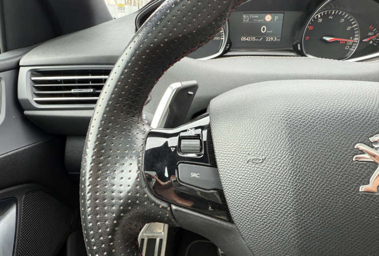Peugeot 308 GT Line 1.2 130CH S&S EAT8 / CARPLAY/ SIEGES CHAUFFANTS ET MASSANTS