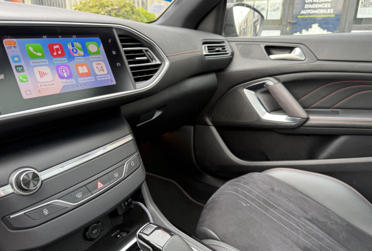 Peugeot 308 GT Line 1.2 130CH S&S EAT8 / CARPLAY/ SIEGES CHAUFFANTS ET MASSANTS