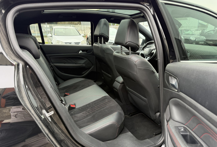 Peugeot 308 GT Line 1.2 130CH S&S EAT8 / CARPLAY/ SIEGES CHAUFFANTS ET MASSANTS