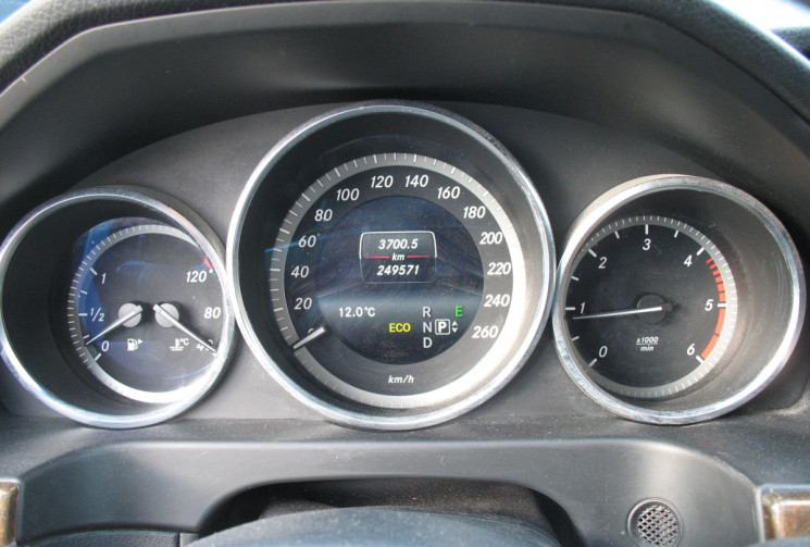 Mercedes CLASSE E 220 CDI BE Elégance Exécutive 7G pour PRO AUTO