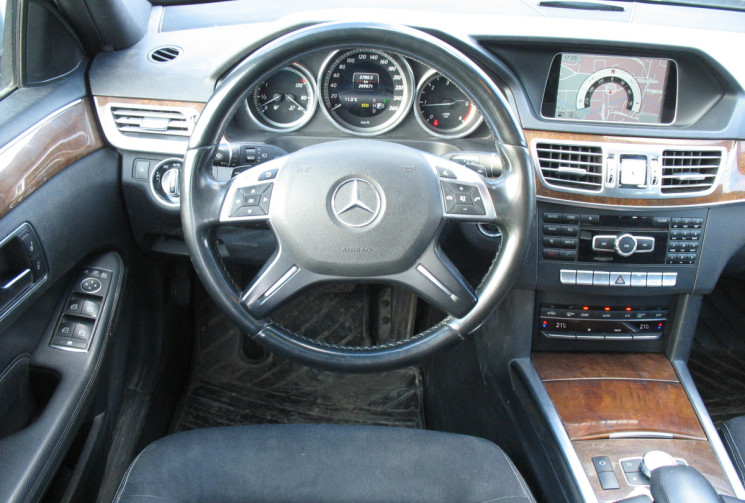 Mercedes CLASSE E 220 CDI BE Elégance Exécutive 7G pour PRO AUTO