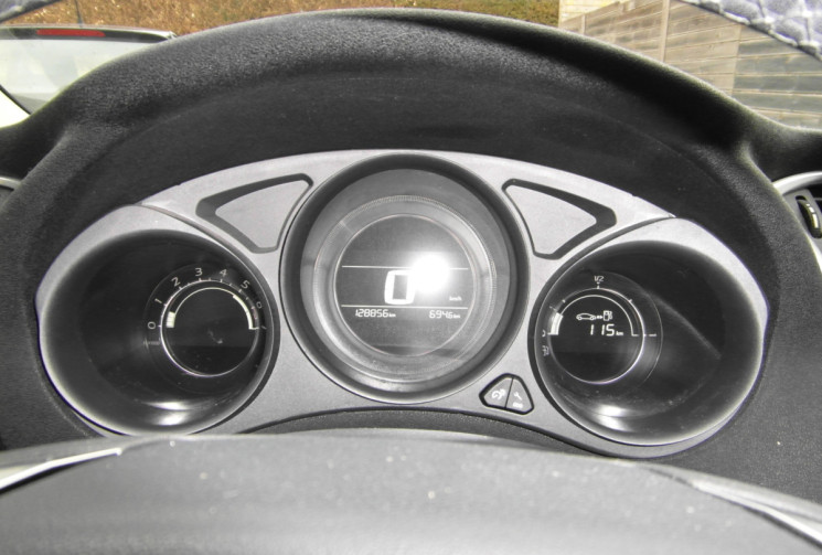 Citroën C4 BLUE HDI 100 MILLENIUM distribution faite