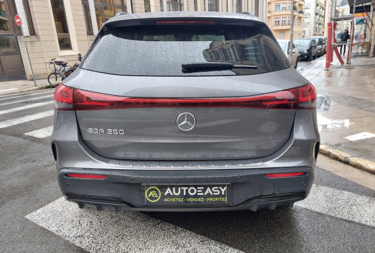 Mercedes EQA 250 AMG LINE 190 CH TOIT OUVRANT PANO 21500