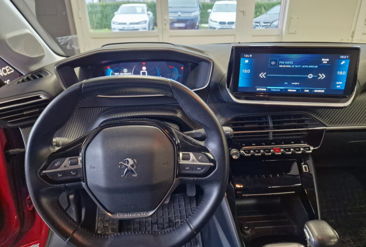 Peugeot 208 II 1.2 PURETECH 12V S&S 100 ALLURE / TOIT PANORAMIQUE / SUIVI COMPLET PEUGEOT 