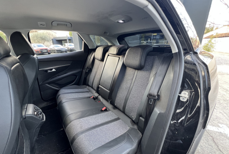 Peugeot 3008 1.5 BlueHDI 130 Allure / Sièges Chauffants / Caméra / LED / Hayon Electrique