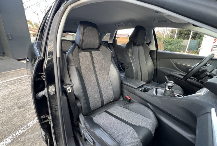 Peugeot 3008 1.5 BlueHDI 130 Allure / Sièges Chauffants / Caméra / LED / Hayon Electrique