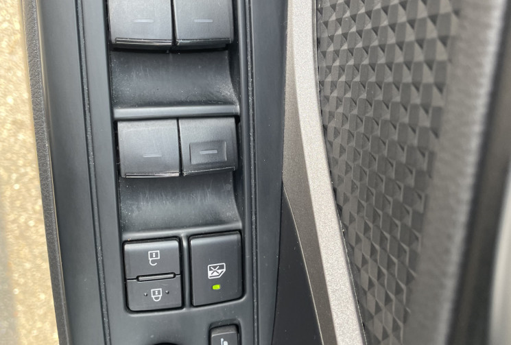 Toyota C-HR 2.0 VVT-i 16V HSD Hybrid 184 DYNAMIC ULTIMATE 1ERE MAIN ENTRETIEN COMPLET TOYOTA