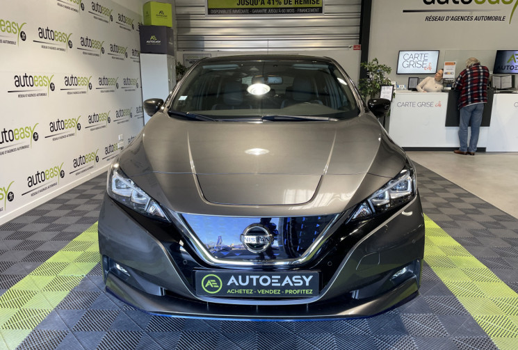 Nissan LEAF TEKNA 62KWH 215 CH PREMIÈRE MAIN