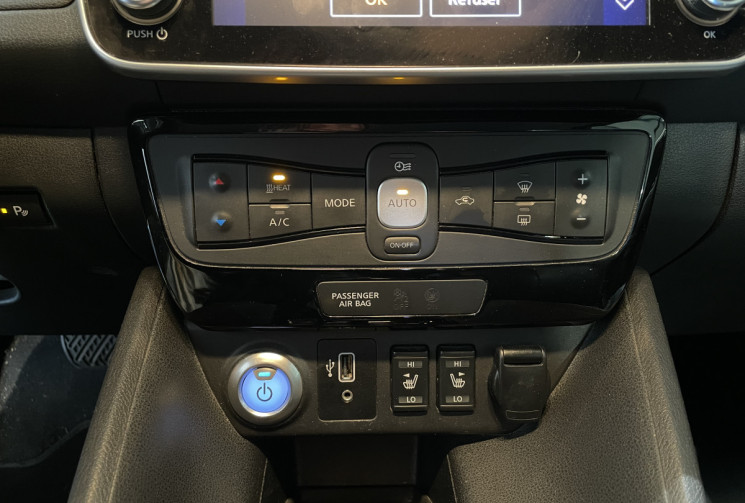 Nissan LEAF TEKNA 62KWH 215 CH PREMIÈRE MAIN