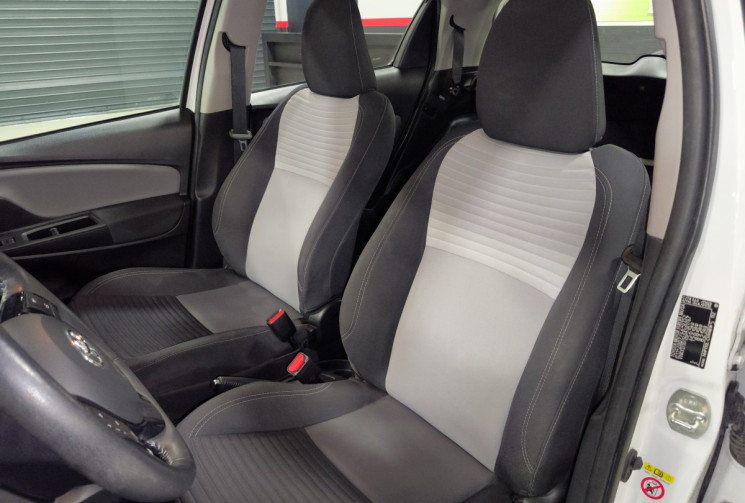 Toyota Yaris 1.5 100h Hybrid France Business - Premiere Main