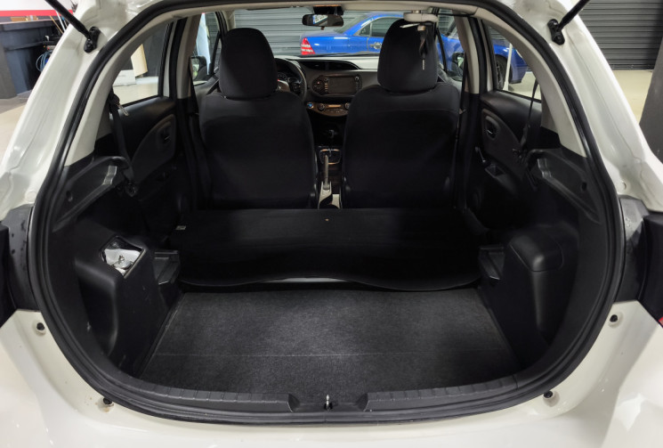 Toyota Yaris 1.5 100h Hybrid France Business - Premiere Main