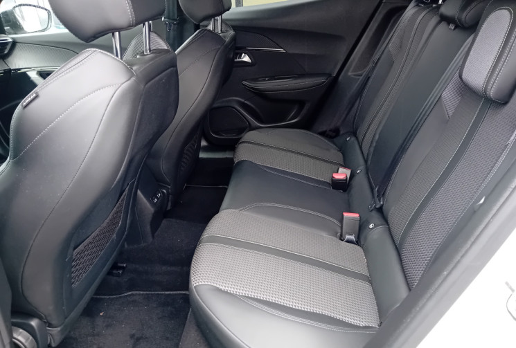 Peugeot 2008 130 CV S&S EAT8 GT Line - Garantie Peugeot -