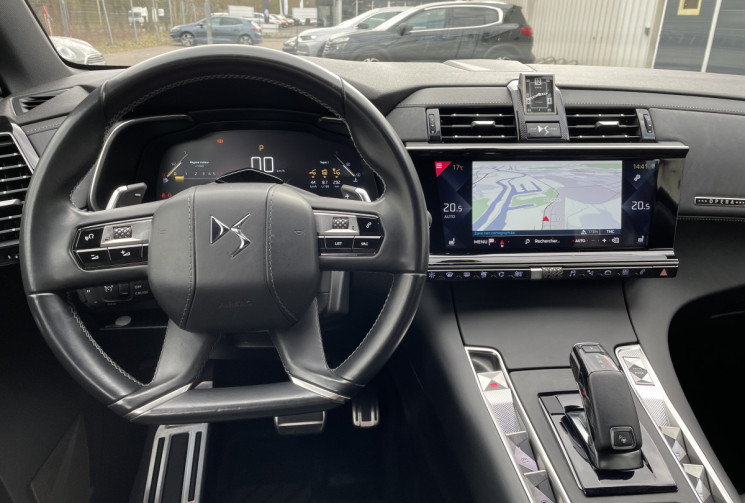DS DS 7 Crossback 225 cv OPERA EAT8/Vision nocturne/Attelage/Suivi DS complet