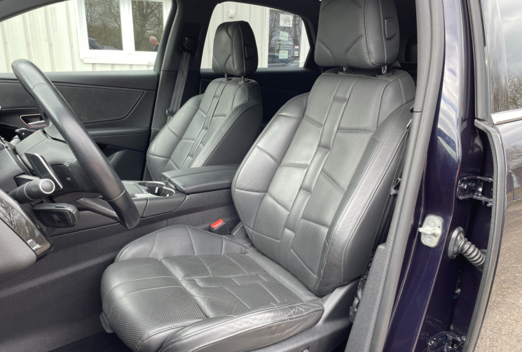DS DS 7 Crossback 225 cv OPERA EAT8/Vision nocturne/Attelage/Suivi DS complet
