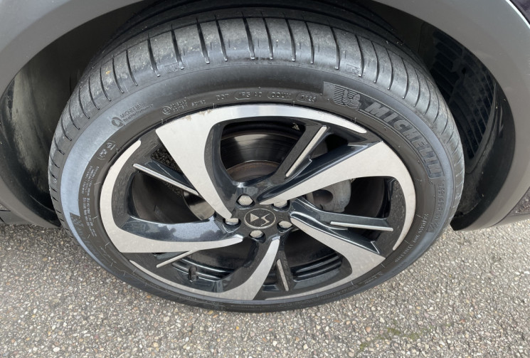 DS DS 7 Crossback 225 cv OPERA EAT8/Vision nocturne/Attelage/Suivi DS complet
