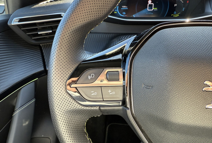 Peugeot 208 E-GT/ CARPLAY/ NAVIGATION I COCKPIT 3D/ CAMERA 360