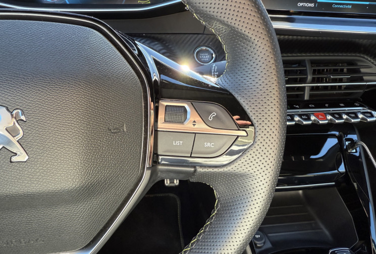 Peugeot 208 E-GT/ CARPLAY/ NAVIGATION I COCKPIT 3D/ CAMERA 360