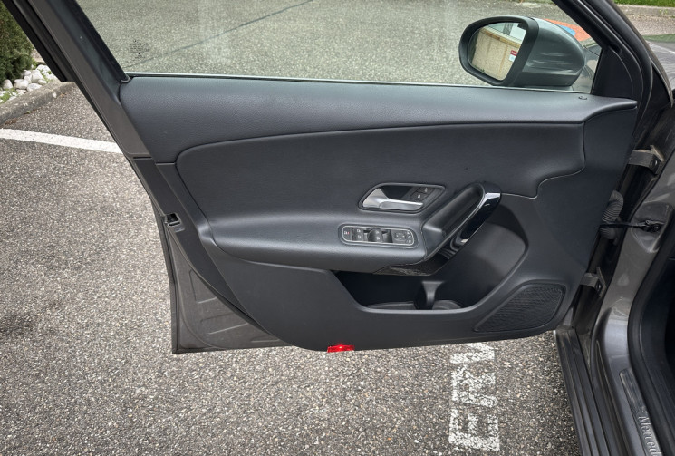 Mercedes Classe A 180 d 116ch Style Line 7G-DCT / Entretien complet / Caméra / Carplay Androidauto
