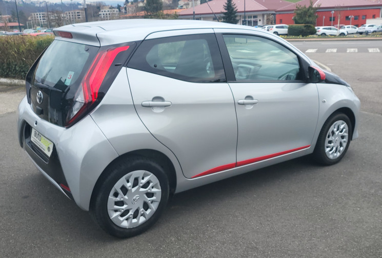 Toyota Aygo VVT-i  X PLAY