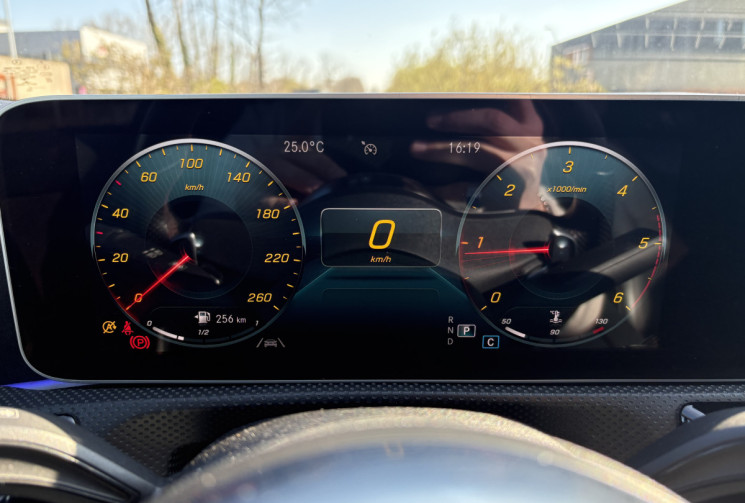 Mercedes Classe A 180d AMG Line * Toit Ouvrant * Carplay * Caméra * Angles Morts * Sièges Chauffants