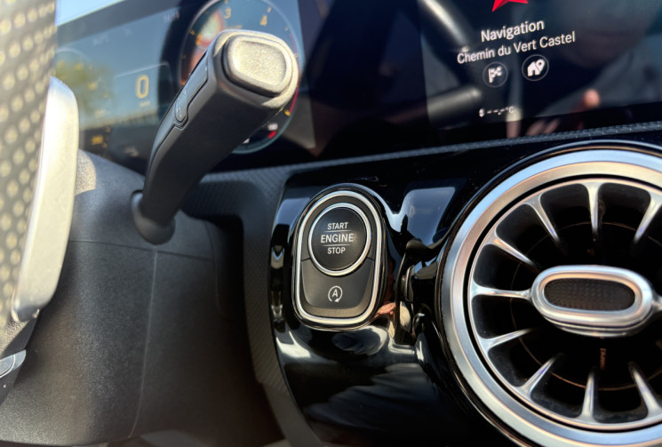 Mercedes Classe A 180d AMG Line * Toit Ouvrant * Carplay * Caméra * Angles Morts * Sièges Chauffants