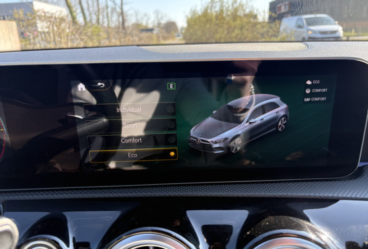 Mercedes Classe A 180d AMG Line * Toit Ouvrant * Carplay * Caméra * Angles Morts * Sièges Chauffants