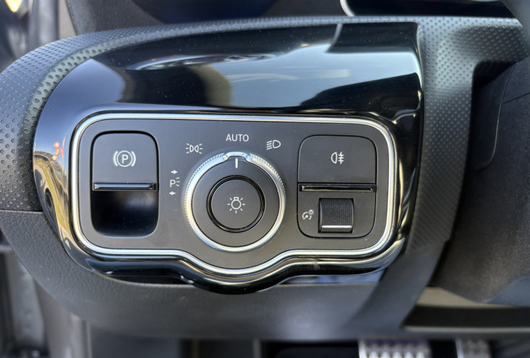Mercedes Classe A 180d AMG Line * Toit Ouvrant * Carplay * Caméra * Angles Morts * Sièges Chauffants