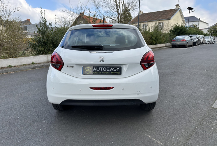 Peugeot 208 1.5 BlueHDi 100 Active Garantie premium jusqu'en 11/2026