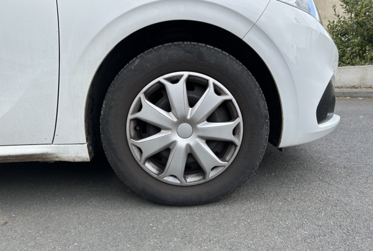Peugeot 208 1.5 BlueHDi 100 Active Garantie premium jusqu'en 11/2026