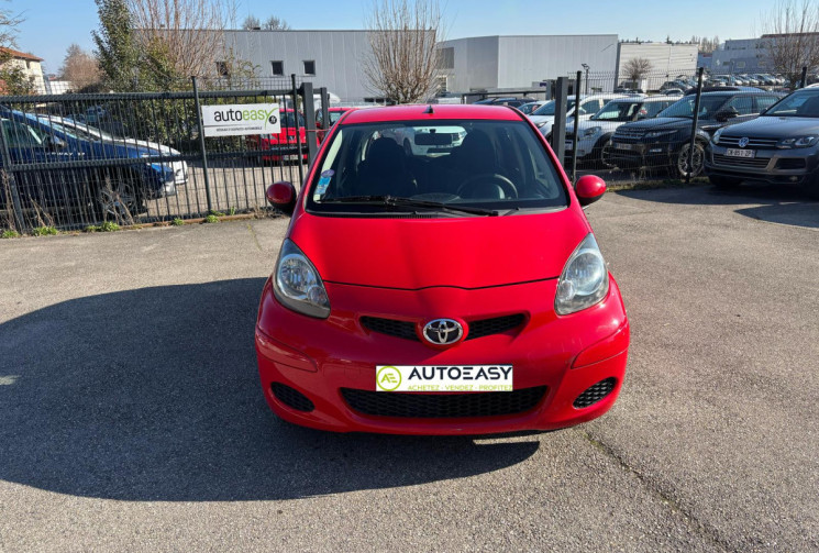 Toyota Aygo 1.0 Connect 68 ch / clim