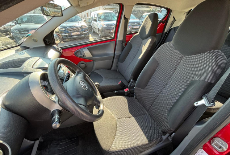 Toyota Aygo 1.0 Connect 68 ch / clim