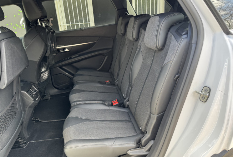 Peugeot 5008 GT line BlueHDi 130 ch EAT8  / 7 places / Cam 360° / Sièges élec Chauffant / Focal