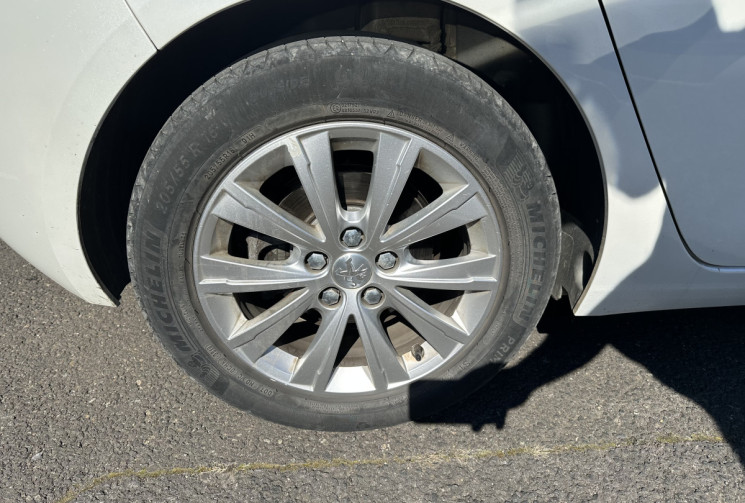 Peugeot 308 1.2 THP Puretech EAT8 130 STYLE / COURROIE FAITE