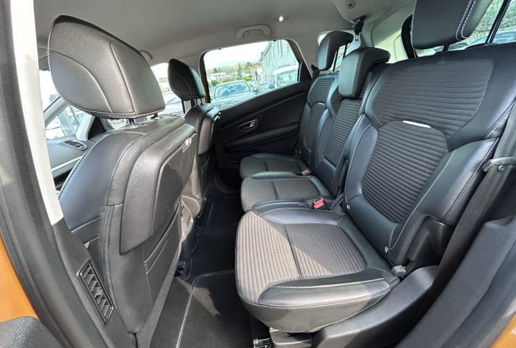 Renault Scénic 1.5 DCI / 110 CH / INTENS / PREMIERE MAIN 