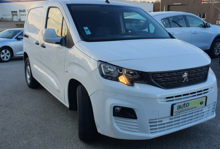 Peugeot Partner 1.6 BLUEHDI 100 S&S 1000KG STANDARD GRIP + ATTELAGE