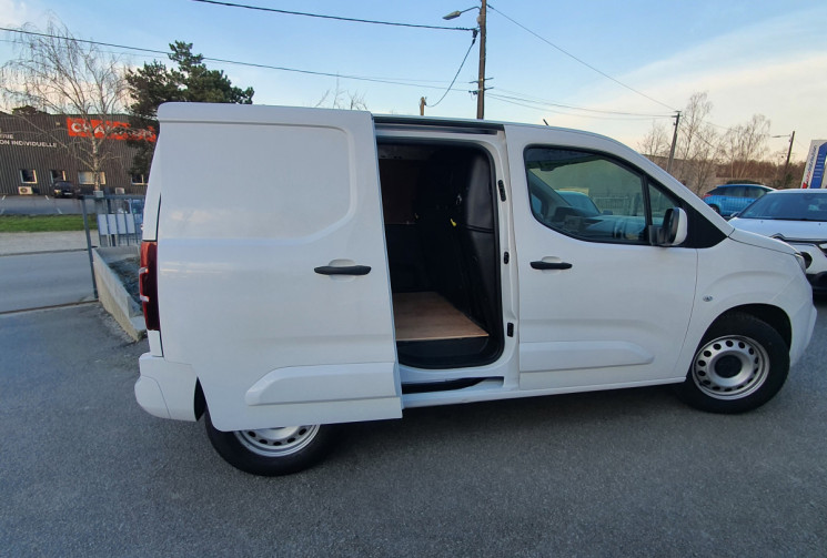 Peugeot Partner 1.6 BLUEHDI 100 S&S 1000KG STANDARD GRIP + ATTELAGE