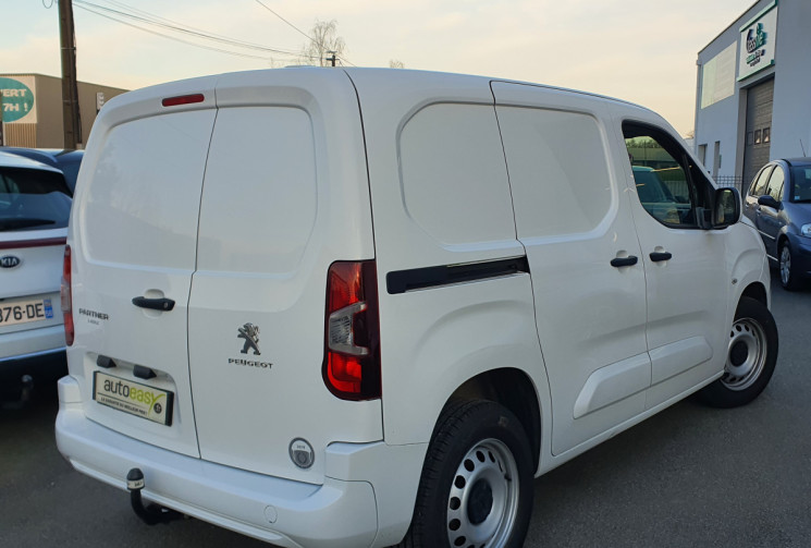 Peugeot Partner 1.6 BLUEHDI 100 S&S 1000KG STANDARD GRIP + ATTELAGE
